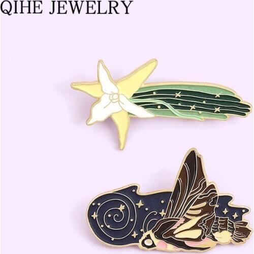 Luminous Enamel Pin Comet Planet Moth Fluorescence Insect Brooches Bag Lapel Pin Badge Jewelry Gift for Kids Friends Wholesale