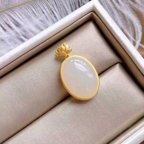 New silver inlaid gold-plated egg surface natural Hetian Chalcedony pendant necklace Chinese style court charm womens jewelry