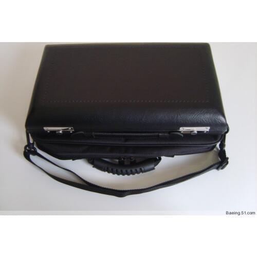 Oboe cassette handle with coat bag