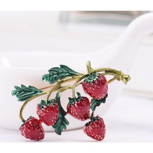 Enamel Strawberry Brooches for Women Red Color Pin Brooch Plant Design Cute High Quality Jewellry Summer Style