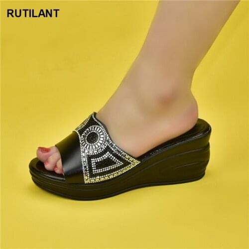 The latest design wedding shoes decoration Italian ladies shoes Italian matching wedding party summer ladies high heels