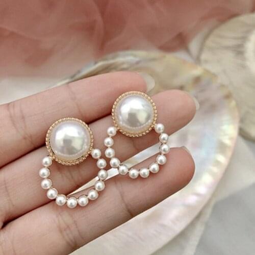 2021 New Elegant Irregular Geometry Metal Round Love Flowers Hollow out Pearl Earring for Women Girls Party Jewelry Gift