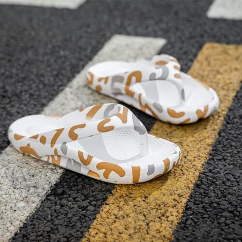 2021 Summer Men Flip Flops EVA Lightweight Couples Clip Foot Beach Shoes Outdoor Anti Slip Women Sandals Black White Large Size