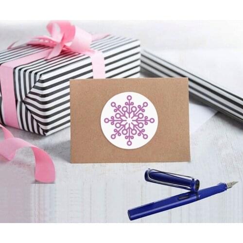 1 Roll Of Snowflake Pattern Sticker Christmas Box Gift Craft Packaging Sticker 500 Stickers Label 2.5cm / 1inch