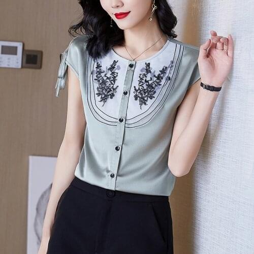 C xin OO er L Blouses With Embroidery