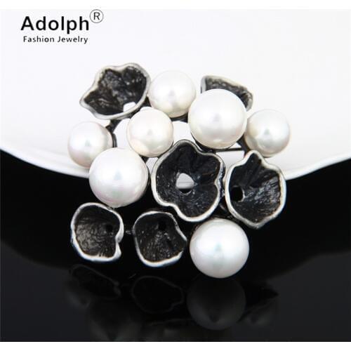 ADOLPH Star Vintage imitated Pearl Flower Woman Brooches Large Insect Brooch Pin Fashion Dress Coat Accessories Cute Jewelry New