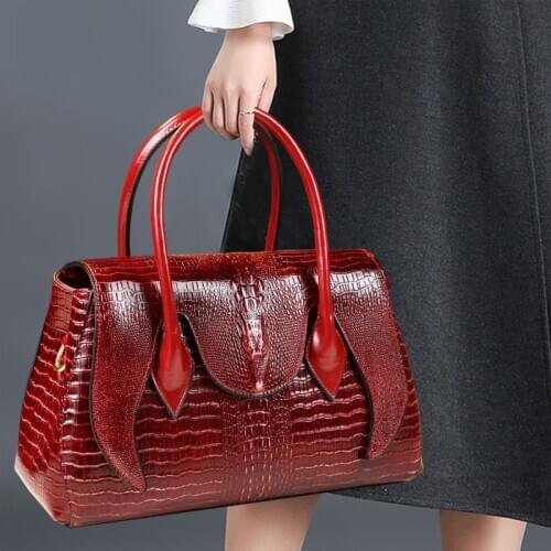 Genuine leather crocodile pattern handbag Women middle-aged mother bag female shoulder messenger bag multi-layer large bags