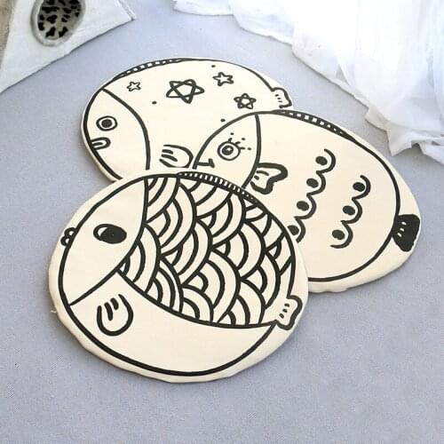 Summer Pet Cool Pad Cooling Cat Mat Sleeping Pad Breathable Cool Soft Dog Bed Waterproof Cooling Fish shape Cat Fish Bed Kennel