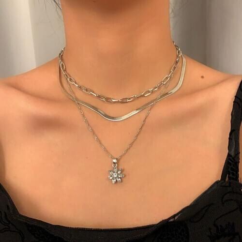 Vintage Temperament Rhinestone Crystal Flower Pendant Necklace Women Multilayer Blade Thick Chains Geometric Necklace Jewelry