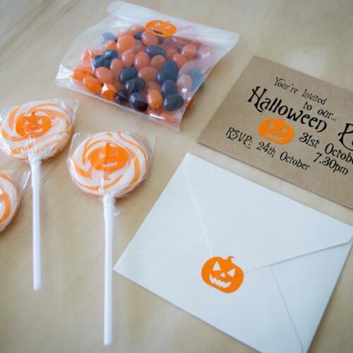 Wall's Tale Women's Clutches