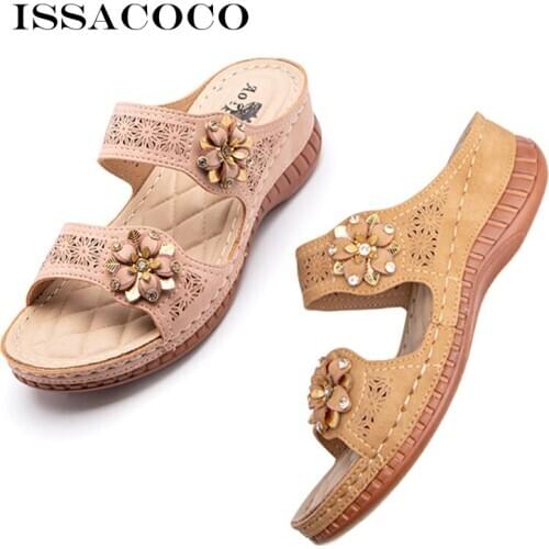 Summer Women Soft Beach Slippers Female Platform Sandals Slides Ladies Designer Flat Shoes Woman Vulcanize Shoes Nurse Clogs Gg