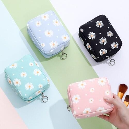 Women Tampon Daisy Storage Bag Sanitary Pad Pouch Napkin Cosmetic Bags Organizer Ladies Makeup Bag Girls Tampon Holder Organizer
