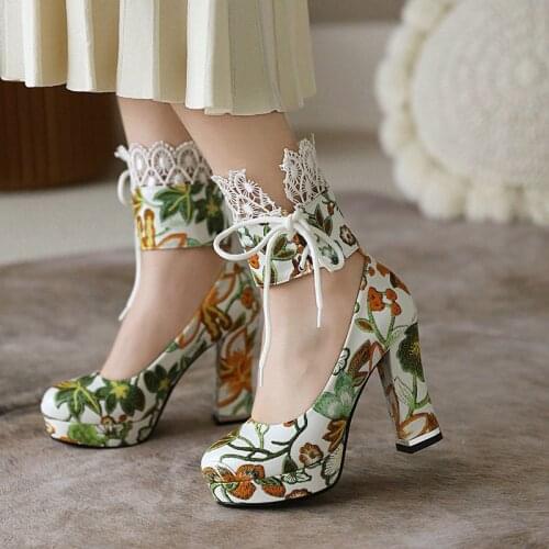 IPPEUM Designer Shoes New 2021 Womens Embroidery Floral Platform Block High Heel Lace Ankle Belt Pumps Sandals Shoes Сандалии