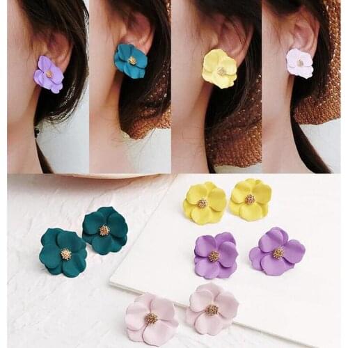 Women Petal Stud Earrings Female Sweet Stud Earrings AM0552