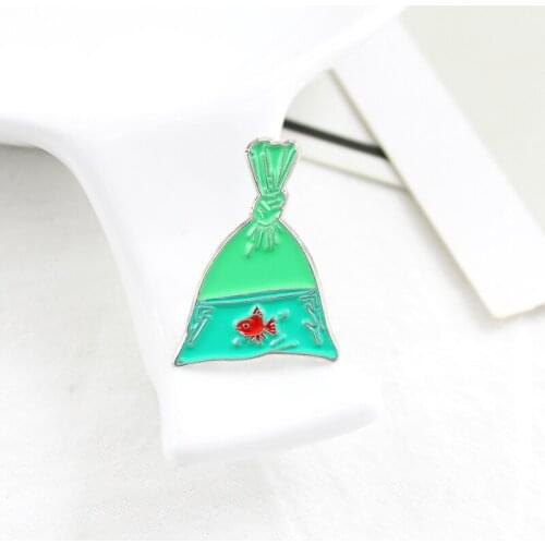 Green fish bag brooch cartoon fishnet enamel red fish badge dress socks personality jewelry fisherman and children gifts
