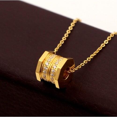 Fashion Classic Octagonal Small Waist Pure Hand-Carved Crystal Clavicle Necklace Stainless Steel Woman Love Necklace Wholesale