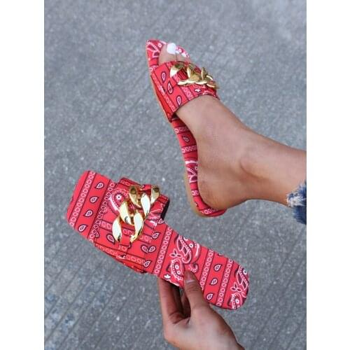 Women New Hot Summer Slippers Sandals Female Chain Decoration Outdoor Ladies Flat Square Heel Casual Beach Soft Open Toe Slides