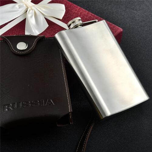 GENNISSY Russian Letter Pattern 9 OZ Stainless Steel Flagon Removable Brown Holster Buckle Hip Flask Men Portable Whiskey Flasks