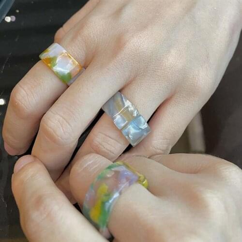 Korean 2020 Chic Colorful Mix Color Resin Acrylic Rings Women Party Jewelry Ring Resin Fashion Finger Ring for Ladies
