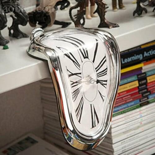 2021 New Surrealist Salvador Dali Style Wall Watch Novel Surreal Melting Distorted Wall Clocks Decoration Gift Home Garden