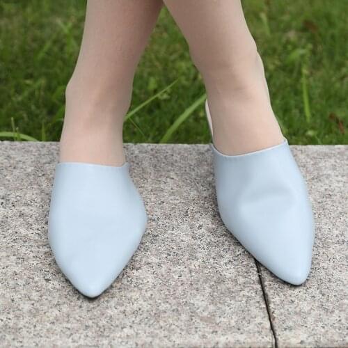 Leather Women Low Heel Slippers Fashion Mule Shoes Pointed Toe Slides Sandal Ladies Zapatos Mujer 2021 Zapatos De Mujer