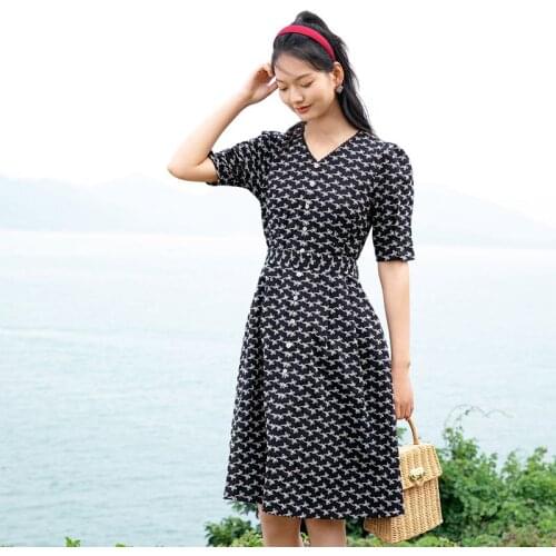 INMAN Women Green Dress With Belt Woven Lace V-Neck Hollow Embroidery Lady Elegant Style Middle Sleeve A-Line One-Piece Clothing