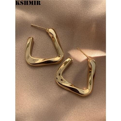 Kshmir Fashionable glossy twisted grain ear ring temperament retro high sense of metal earrings 2020