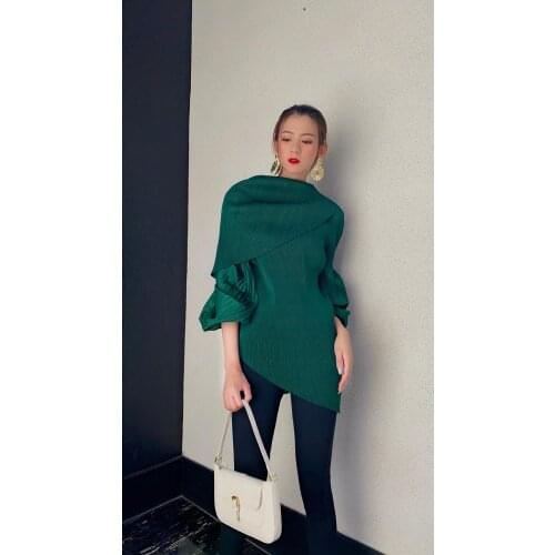 HOT SELLING Fashion new style Puff sleeveT-shirts Miyake Asymmetry collar loose fold T-shirts IN STOCK