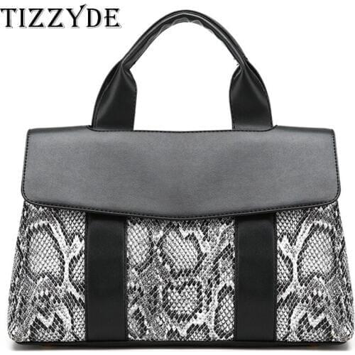 2019 spring new womens shoulder bag stitching PU leather snake pattern fashion simple portable Messenger bag xc30