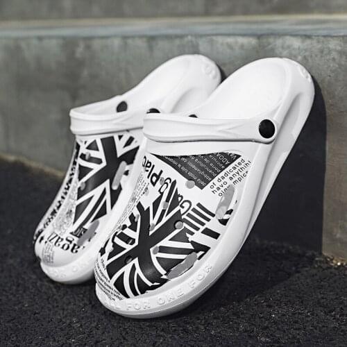 Men Sandals PVC Hole Shoes Fashion Rubber Clogs Sandals for Men EVA Male Garden Shoes Mense Adulto Cholas Hombre