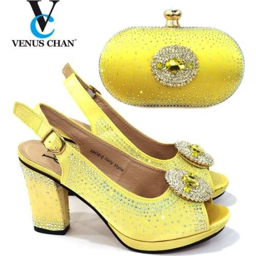 In Yellow Color 2021 Italian Design Fashion Fullness of Crystal African Mixin Metal Style Women Shoes and Bag Set for Party