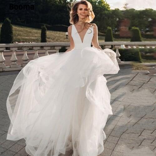Booma Beach Boho Wedding Dresses Princess 2020 V Neck Sleeveless Open Back Beading Tulle Tiered Skirt Bridal Wedding Gowns White