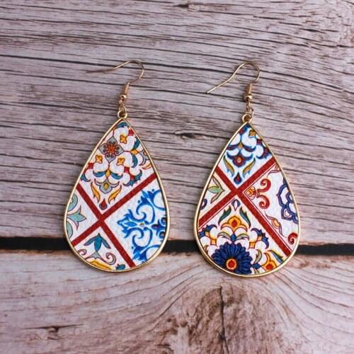 Paisley Pattern Printed Morrocco Shape Teardrop Dangle Drop Earrings for Women Baroque Leather Teardrop Earrings