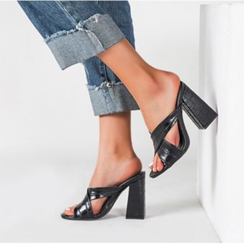 Alligator japanned leather open toe women sandals cross band chunky over high heels sandalias crocodile round toe slippers women