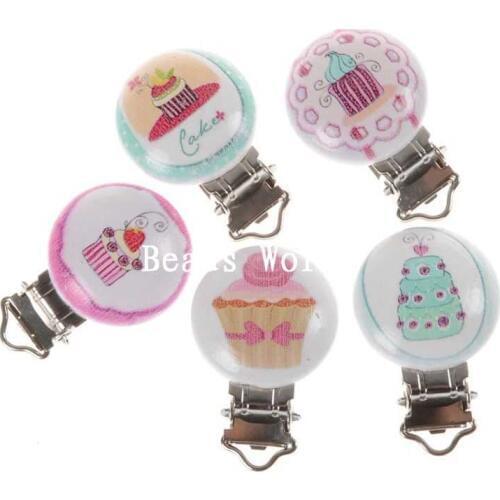 5 Pcs High Quality White Round Wood Baby Pacifier Clip Holders Cake Pattern Cute Infant Soother Clasps Funny Accessories 45x29mm