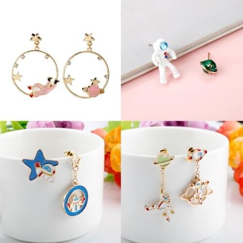 Asymmetric Astronaut Planet Star Stud Earrings Fashion Ladies Ear Studs Space Astronauts Enamel Earrings Fashion Woman Earrings