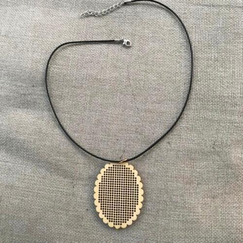 Mini DIY Cross stitch Wood Lace Oval Chips Wooden Chip Pendant Handmade DIY Oval Chip Cross Stitch Wood Chips