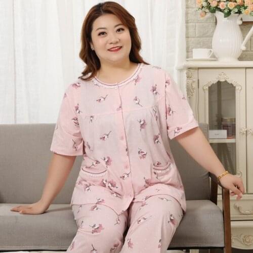Free Shipping 2020 Womens Summer Cotton Short-Sleeved Shorts Pajamas Set Round Neck Cardigan Thin Home Service Large Size 5XL