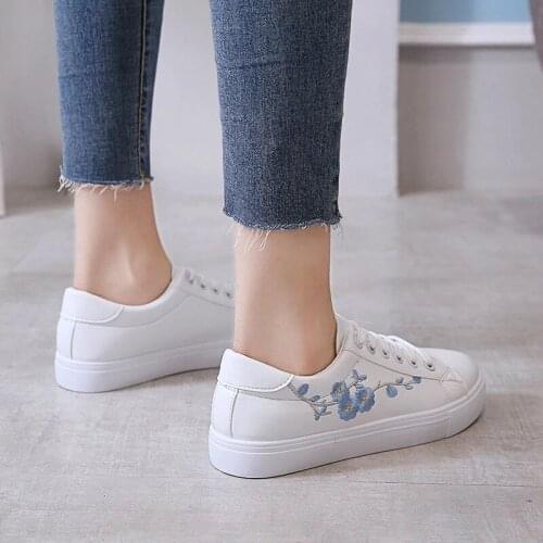 Spring Fashion Breathble Vulcanized Shoes Women Sneakers PU leather Platform Shoes Women Lace up Casual Shoes White Rainbow