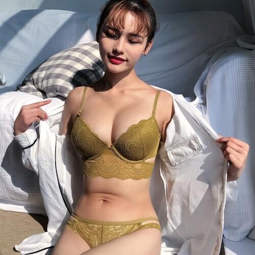 Fashion Black Underwear Set Sexy Bras Embroidery Push Up Bra Sets Lace Brassiere Deep V Thick Cotton Women Lingerie Set Red