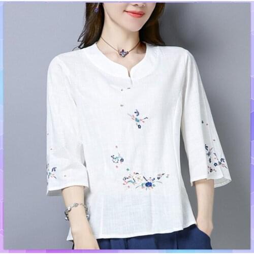 Embroidered Floral Oversized T-shirt Pullover Ladies V-neck Tee Shirt Cotton Linen Tops Female Retro Three-quarter Sleeve Shirt