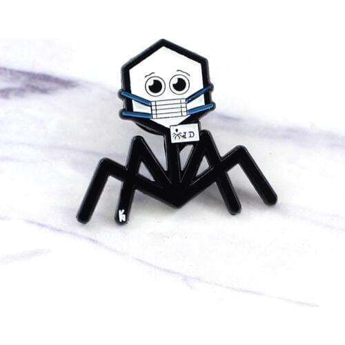 Personality Black Spider Insect Enamel Brooch ID Mask Toxic Black Spider Business Card Badge Mens Hat Lapel Pins Funny Jewelry