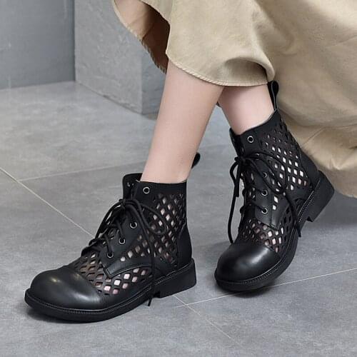 2021 Spring/Summer Hollow Hollow Sandals Lace-up Big Round Martin Boots Leather Sandals Cow Leather Doll Head Womens Shoes