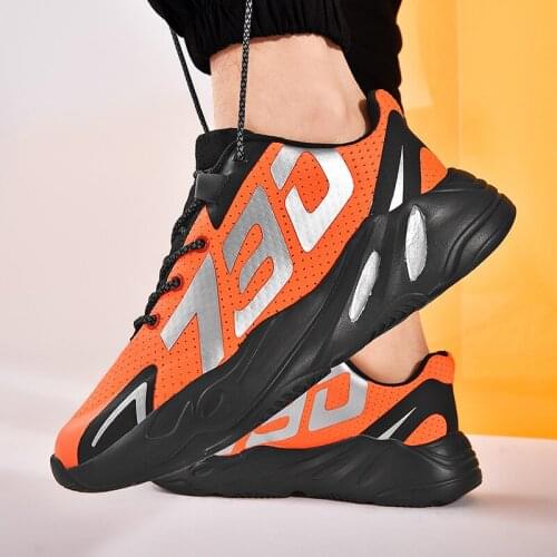 Classic Men Running Shoes Breathable Sneakers Fashion Antiskid Damping Jogging Shoes Outdoor Reflective Sports Shoes Zapatillas