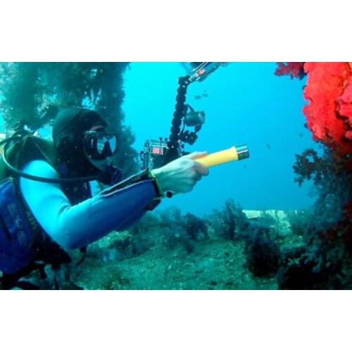 Xml-T6 diving Torchlight flashlight 80 meters ultra-strong waterproof with binding