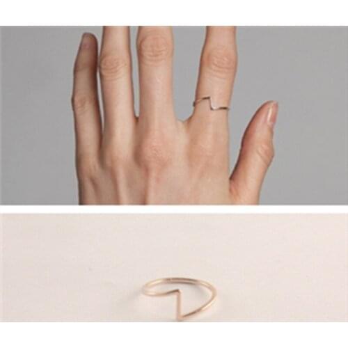 New Trend Wavy Style ladies Wear Rose Gold Finger Ring Designs Simple Thin Rings Women Party Jewelry Size 5-8
