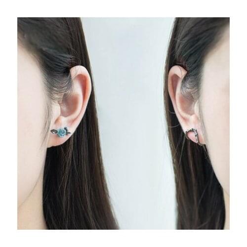 Retro Gothic Thorn Rose Asymmetric Earrings Fashion Girl Blue Rose Body Penetrating Earrings Charm Lady Nightclub Party Jewelry