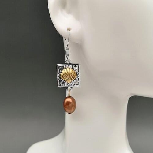 Unique Antique Pearl Earrings Creative Vintage Style Hollow Vine Double Gold Shell Earrings Women Brinco Wedding Drop Jewelry