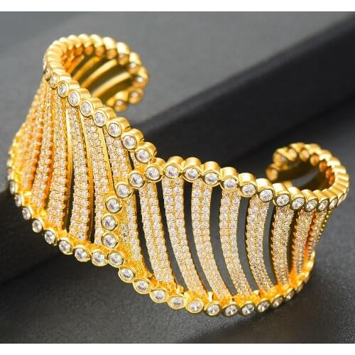 Luxury Noble Hollow Open Bangle for Women Bridal Wedding Engagement Party Show Jewelry Wide Fashion Bangle Accessories