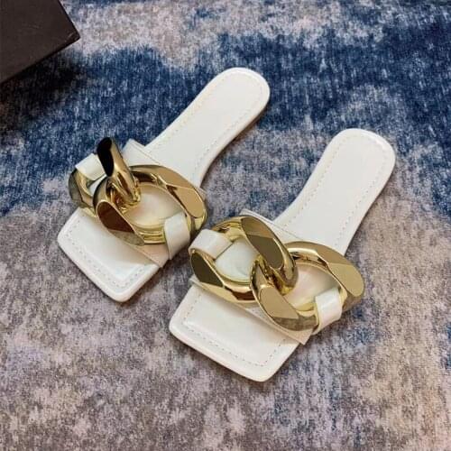 2021 All-match New Metal Chain Leather Flat Mules Slippers Women Co-branded Casual Shoes Runway Slippers Size 35 to 40